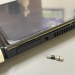 任天堂Switch イヤホンジャック 異物取り除き 修理