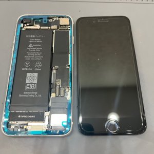 iPhoneSE2の修理 液晶パネル交換｜川口市南鳩ヶ谷