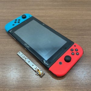 Nintendo Switchの修理 レール交換｜川口市本前川