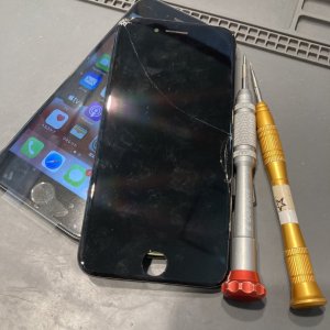 iPhoneSE2 パネル割れ 交換修理 即日