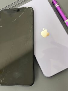 iPhone11 画面割れ修理