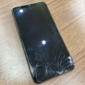 iPhone11ProMax パネル交換