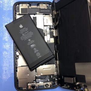 【iPhone12 バッテリー交換】バッテリーの持ちが悪いと日常にご不便はありませんか？即日解決致します!!｜前橋市青梨子町