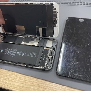 iPhone8 ガラス交換