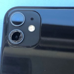 【iPhone11 アウトカメラレンズ交換】レンズが割れてしまった時はお早めにご相談下さい!!｜前橋市天川町