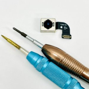 iPhone8 アウトカメラ交換修理