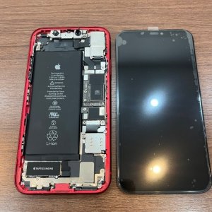 iPhoneSE3の修理 ガラス割れパネル交換｜川口市並木