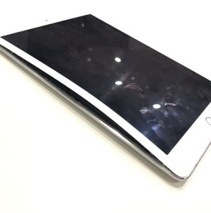 iPad6 バッテリー膨張