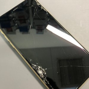 iPhoneSE3 落下タッチ異常 液晶交換