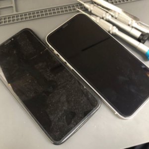 iPhone12 パネル交換