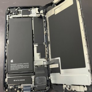 iPhoneSE3 ガラスパネル交換