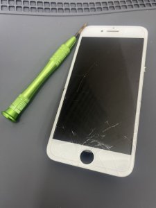 iPhone8画面交換修理