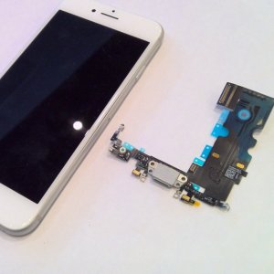 iPhone8ライトニング交換