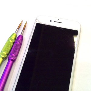 iPhone8 フロントパネル交換