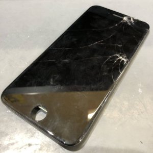 iPhoneSE2 フロントパネル交換