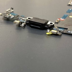 iPhone8 ライトニング交換