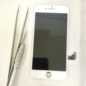 iPhone8 フロントパネル交換