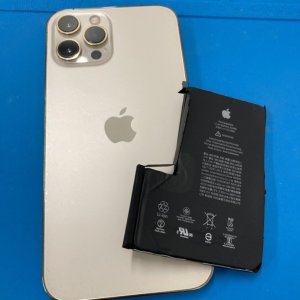 iPhone12ProMax バッテリー交換修理