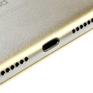 iPad8 ライトニング修理