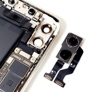 iPhone11 アウトカメラ修理