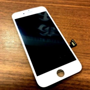 iPhone8 パネル液漏れ タッチ操作不能 液晶交換
