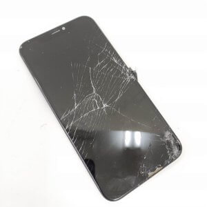 iPhoneXR 画面割れ交換修理