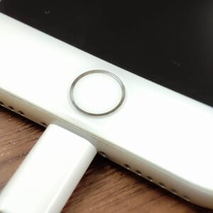 iPhone7　ホームボタン修理