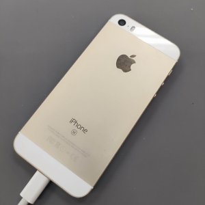 iPhoneSE アウトカメラ交換修理