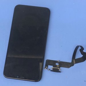 【iPhoneXS ライトニングコネクタ交換】充電ケーブルの差込み口の交換修理です!!不具合を感じたら当店にご相談下さい!!!