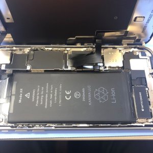 【iPhoneXR バッテリー交換】突然、電源が落ちてしまう事がありましたらバッテリーが劣化してるかも知れません!!気になる症状がありましたら当店までご相談下さい!!