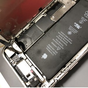 iPhone8 水没修理