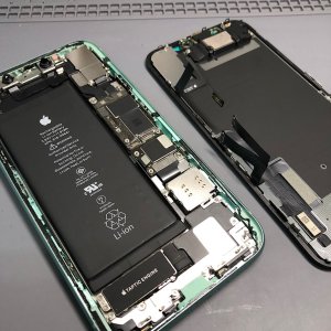 iPhone11落下ブラックアウト 液晶交換