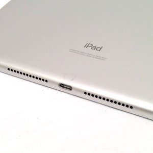 iPad8 ライトニング修理