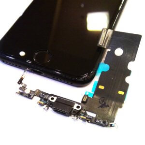 iPhoneSE2 ライトニング修理