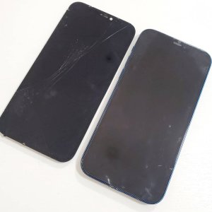 iPhone12 フロントパネル交換