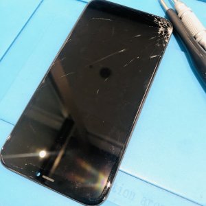 iPhoneXR フロントパネル交換
