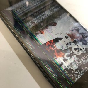 iPhoneSE2 画面に黒い線 液晶交換