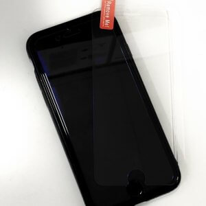 iPhoneSE3 強化ガラス貼り付け
