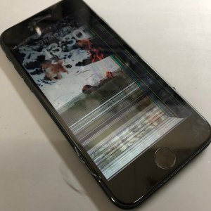 iPhoneSE3 落下タッチ不能 液晶交換