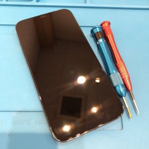 iPhone12proMax 背面パネル修理