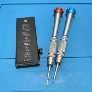 iPhone初代SE バッテリー交換