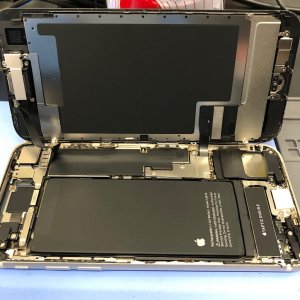 iPhoneSE3 バッテリー交換修理