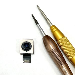 iPhoneXR アウトカメラ交換修理