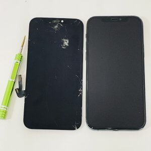 iPhone12 フロントパネル交換修理