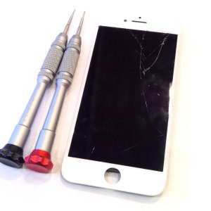 iPhone8 フロントパネル交換