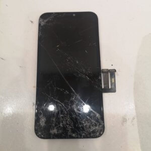 iPhone11 フロントパネル交換
