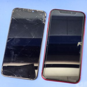 【iPhone11 液晶交換】画面がきれいに映らなくなってしまった時はすぐに当店までご相談下さい。即時ご対応させていただきます!!｜前橋市千代田町