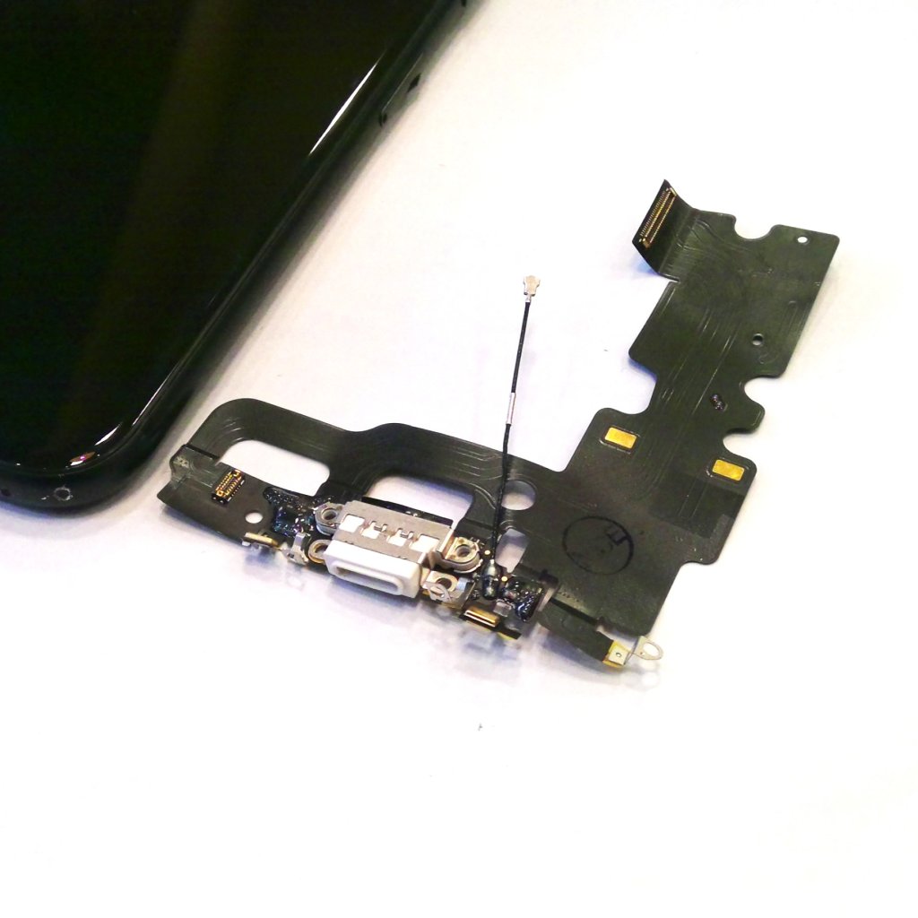 iPhone7 ライトニング修理