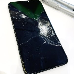 iPhoneXS アイフォンXS フロントパネル交換