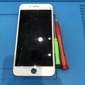 iPhone7＋ 液晶パネル交換